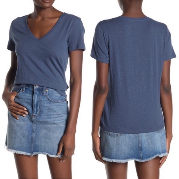 Madewell Tops - Madewell v neck short sleeve shirt